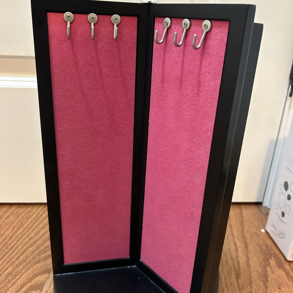 Black & Magenta Jewelry organizer three compartments Used like GOOD✨ - Picture 4 of 6